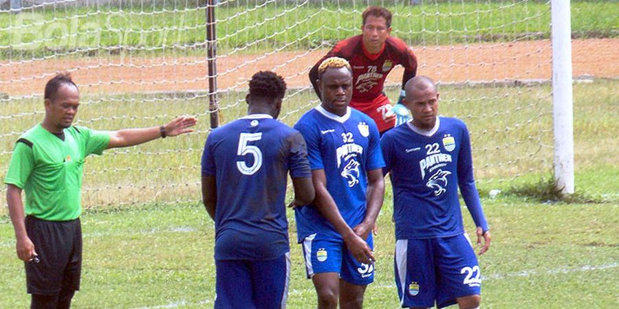 Kekuatan Baru Lini Belakang Persib Bakal Diuji di Laga Uji Coba Nanti Malam