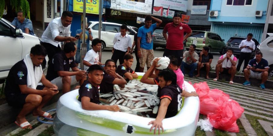 Tiba di Jayapura, Persija Recovery Ice Bath di Tempat Umum