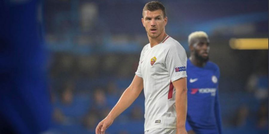 AS Roma Tak Rela Menukar Edin Dzeko dengan Michy Bathsuayi