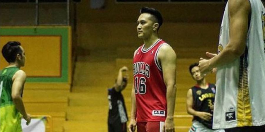 5 Potret Keren Demian Aditya ketika Bermain Basket, Nomor 4  Bikin Cewek Minta Disulap jadi Istrinya