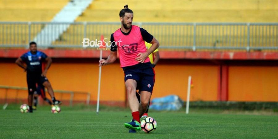 Madura United Indikasikan Coret Dua Pemain Asing Seleksi