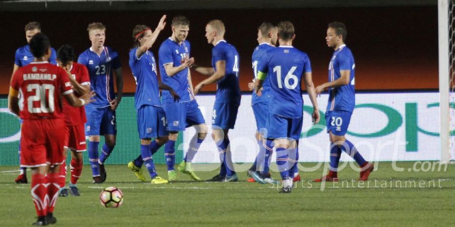 Di Tengah Cuaca Ekstrem, Timnas Islandia Lakukan Hal Menakjubkan Usai Babak Pertama