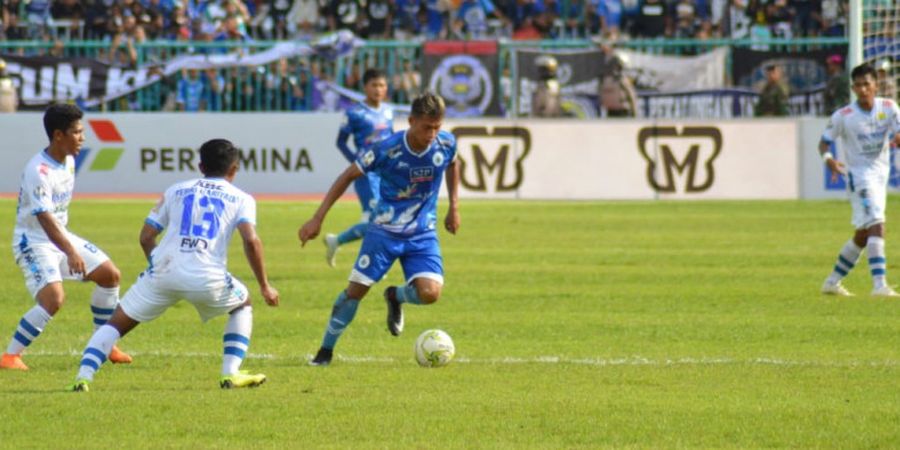 Febri Haryadi Ungkapkan Rasa Rindunya Ingin Bertemu Rekan-Rekan di Persib Bandung