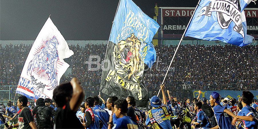 Peduli Korban Bencana Alam, Aremania Semarang Adakan Bakti Sosial