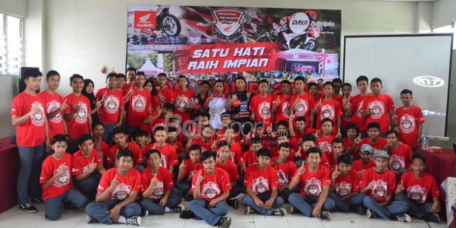 Tur Honda Dream Cup Sapa Siswa-Siswi SMA MedikaCom Bandung