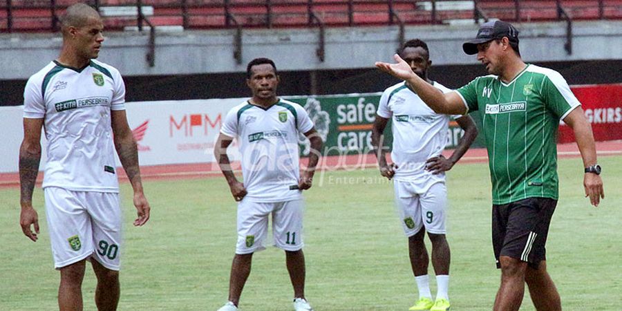 Pelatih Persebaya Isyaratkan Ganti Formasi Timnya Saat Hadapi Barito Putera