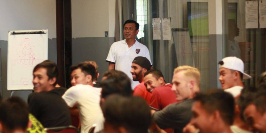 Bali United Gelar Evaluasi dengan Menonton Video Laga Kontra  Mitra Kukar