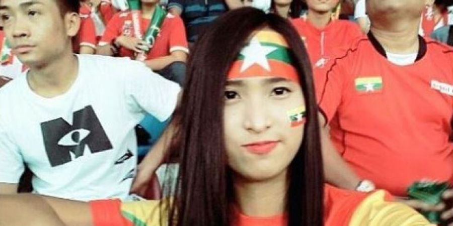 GALERI FOTO - Supporter Cantik Myanmar Ini Bikin Para Cowok Gemetaran