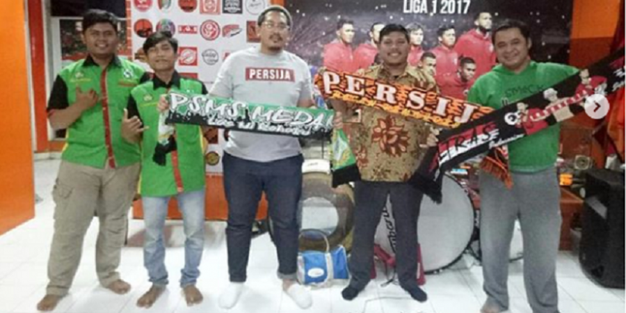 Persija Vs PSMS - SMeCK Jabodetabek Singgah di Markas PP The Jakmania