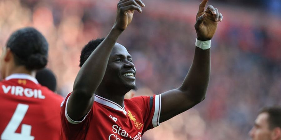 Sebelum Berlaga di Final Liga Champions, Sadio Mane Bagikan 300 Jersey ke Kampung Halamannya