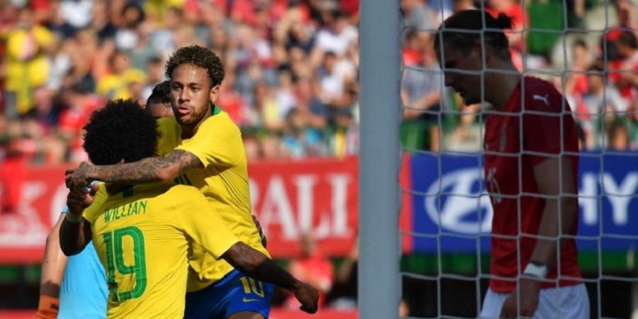 VIDEO - Neymar Gocek Lawan Sampai Jatuh, Brasil Bantai Austria