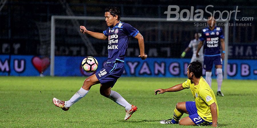 Tinggalkan Arema FC, Adam Alis ke Sriwijaya FC?