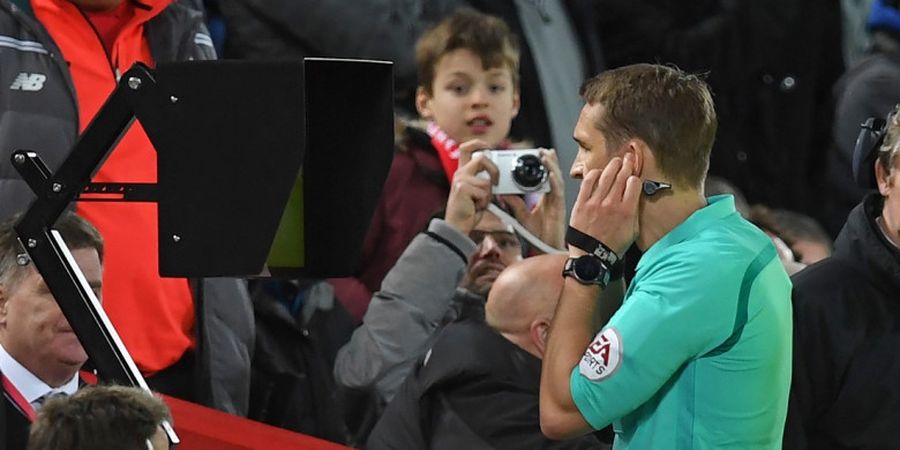 VAR Mulai Dipakai di Liga Inggris Musim 2019-2020