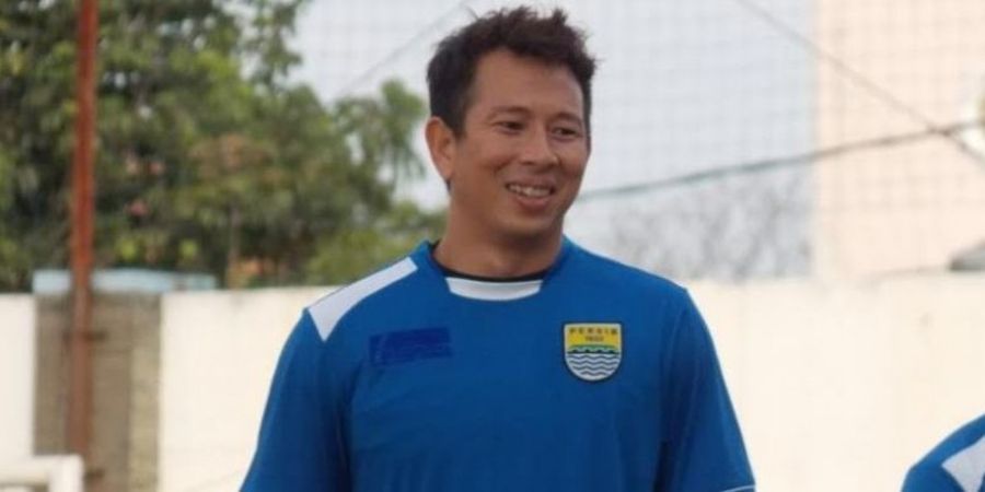 Lebih dari 40.000 Orang Mengungsi akibat Erupsi Gunung Agung, Kiper Persib Bandung Sampaikan Rasa Simpati