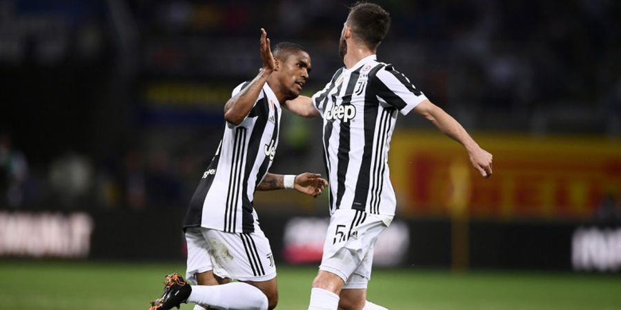 Douglas Costa Jadi Ayah dari Gadis Kecil Bernama Juventus