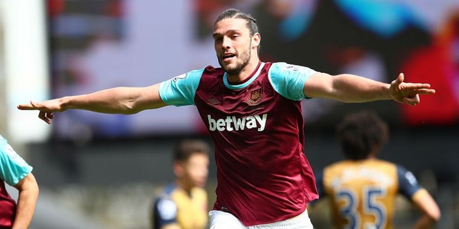 Billi Mucklow, Malaikat Cantik Gandengan Andy Carroll