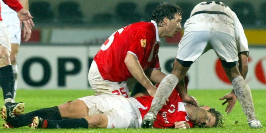 10 Pesepak Bola yang Meninggal secara Mengejutkan