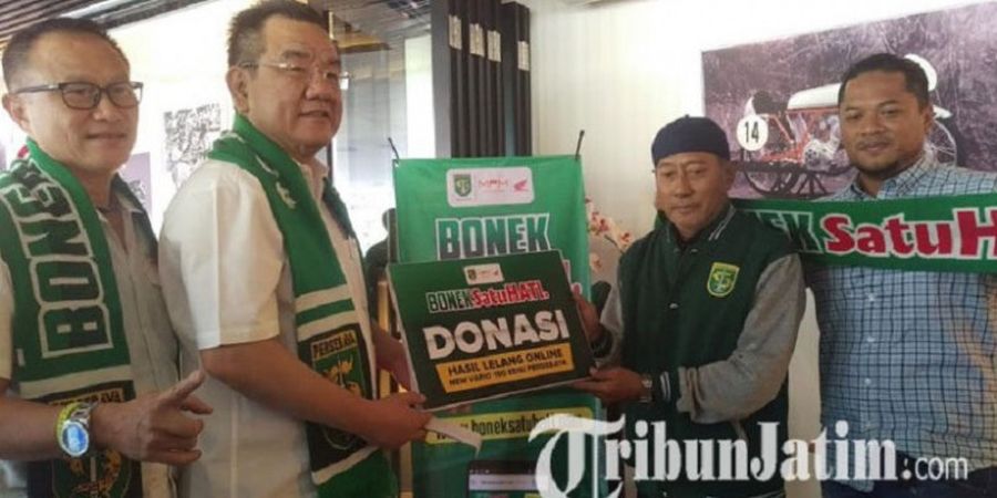 Persebaya Berikan Apresiasi kepada Salah Satu Legenda Bajul Ijo