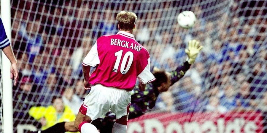 VIDEO - Gol Dennis Bergkamp Jadi Gol Terbaik Sepanjang Masa Liga Primer Inggris 