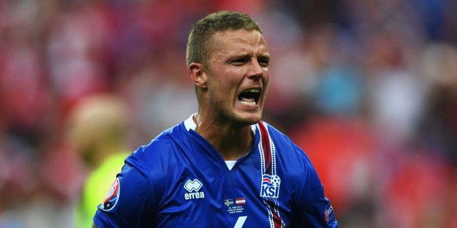 Ragnar Sigurdsson, Tes Pertama Ilija Spasojevic pada 2018