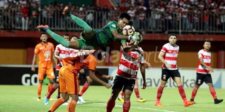 Kiper Muda Madura United Berpotensi Absen sampai Akhir Musim