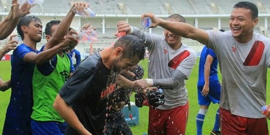 Pelatih Asal Brasil yang Puji Performa Kiper Timnas U-19 Indonesia Mendadak Diguyur Air