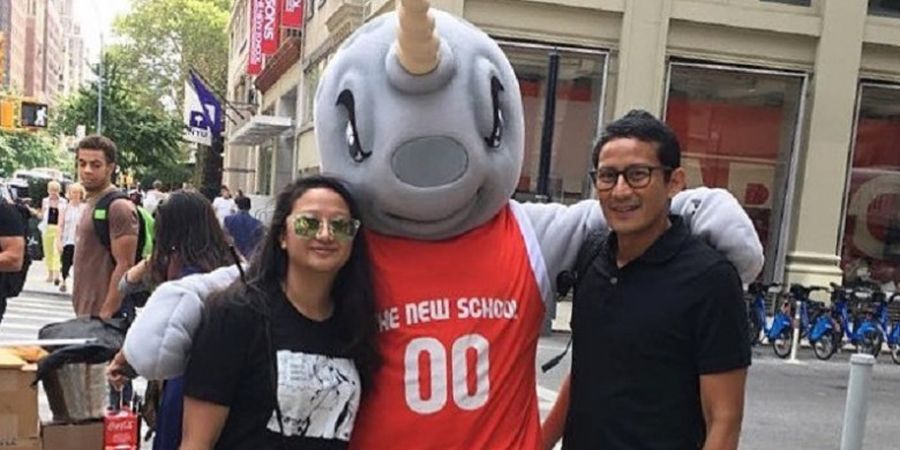 VIDEO - Janji Bangun Stadion bak Old Trafford, Sandiaga Uno Diingatkan Sang Putri