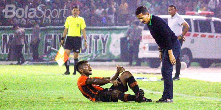 Demi PSMS, Djadjang Nurdjaman Rela Naik Motor dari Bandara ke Stadion Teladan