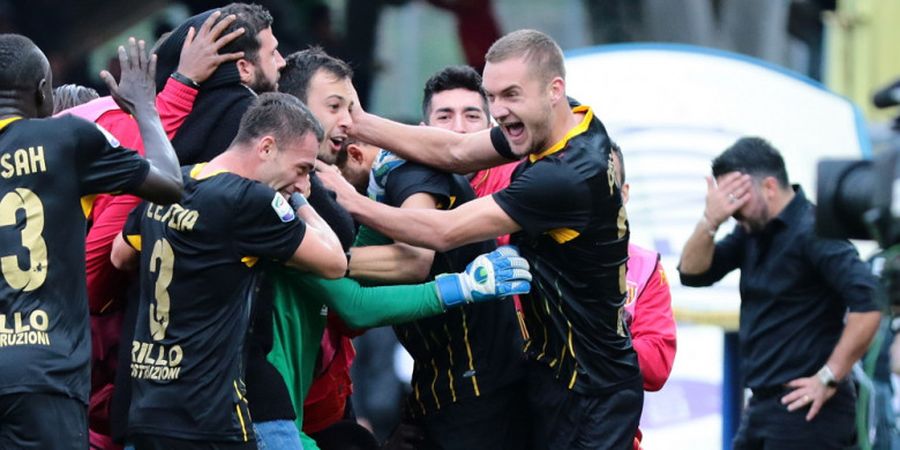 Eks Kiper AC Milan dan Manchester United Puji Kiper Benevento Setinggi Langit