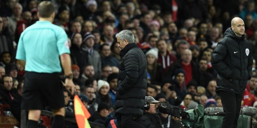 Manchester United Vs Tottenham Hotspur - Awas, Ada Wasit Pengusir Jose Mourinho