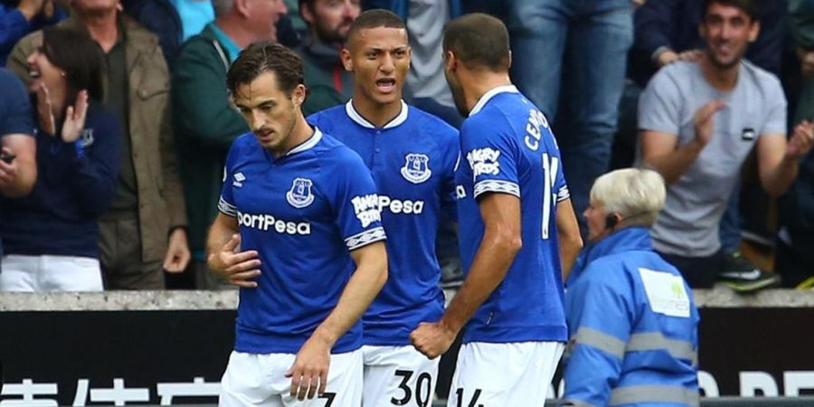 Richarlison Temui Salah Satu Fan Everton yang Jadi Korban Golnya