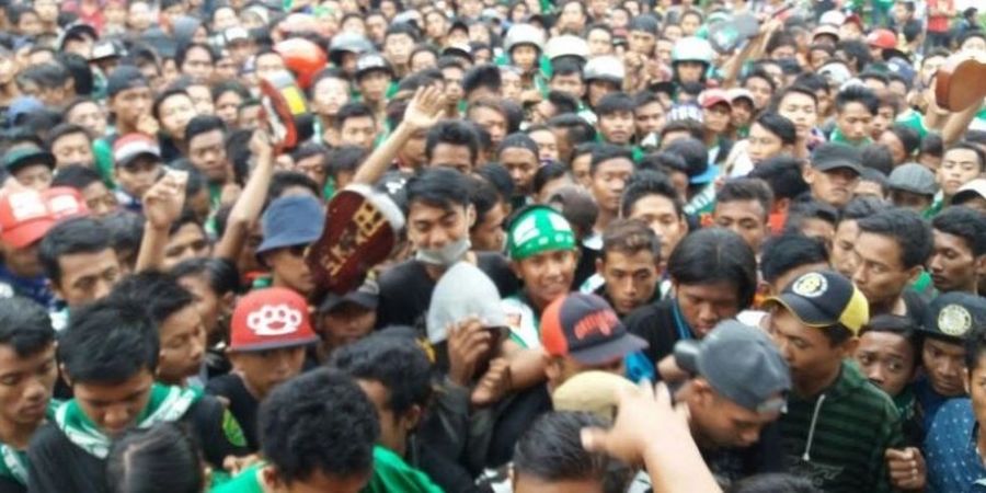 Begini Potret Kecantikan Suporter Wanita Persebaya, Bonita Mania, Ada yang Basah Keringat!