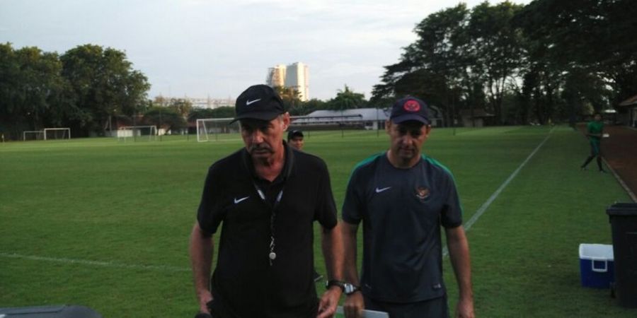 BREAKING NEWS - Alfred Riedl Batal Tangani Persebaya Surabaya, Ini Alasannya