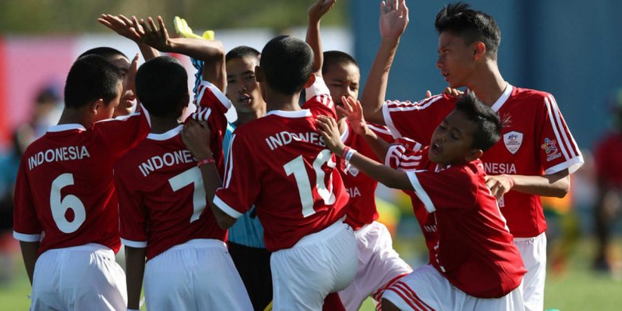 Salut, Pesepak Bola Cilik Afrika Selatan Ini Contoh Sopan Santun Garuda Muda Indonesia di Ajang Danone Nations Cup 2017