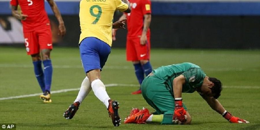 Brasil Vs Cile - Waduh, Istri Claudio Bravo Buat Timnas Cile Bak Sudah Jatuh Tertimpa Tangga