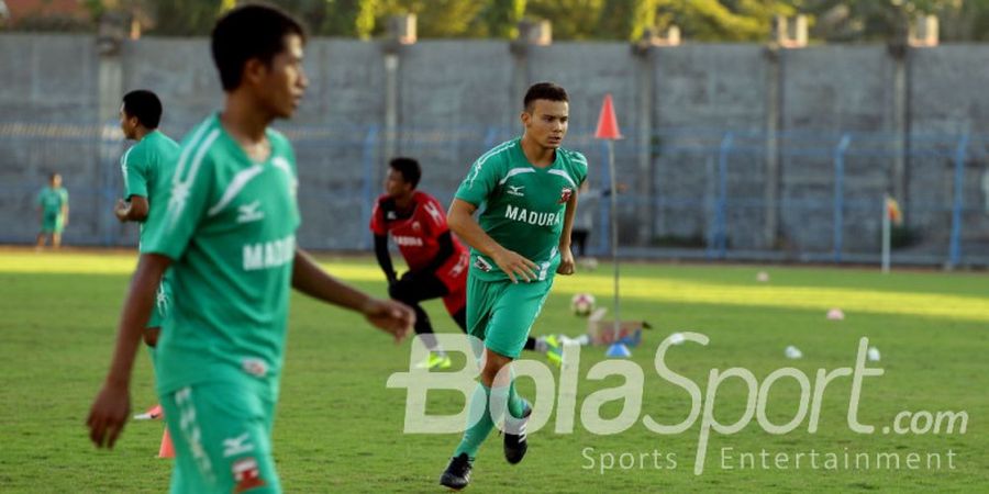 Dari Bandung, Eks Pemain Lazio Incaran Persija Jakarta Ikut Rayakan Kemenangan atas Juventus