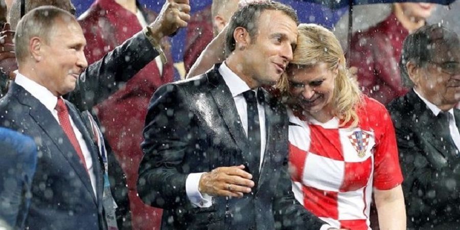 Saat Presiden Kolinda Grabar Rela Basah Kuyup, Vladimir Putin Malah Dapat Perlakuan Spesial Dalam Penutupan Piala Dunia 2018