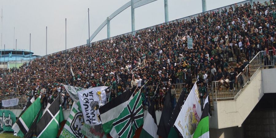 VIDEO -  Ratusan Anggota Brigata Curva Sud Datangi Kantor Bupati Sleman untuk Lakukan Hal Ini