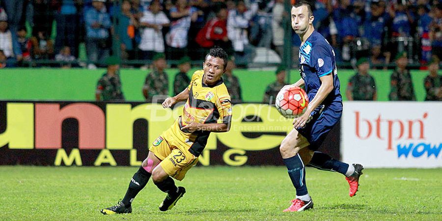 Dua Kali Duel dengan Arema FC, Dua Kali Pula Pemain Ini Diusir Wasit