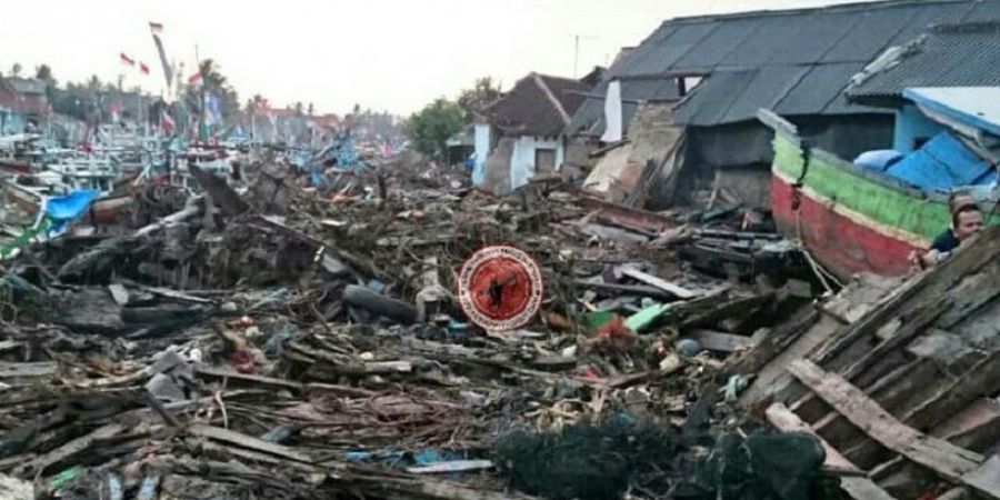 Kegiatan Pasoepati Saat Kunjungi Lokasi Terdampak Tsunami Selat Sunda