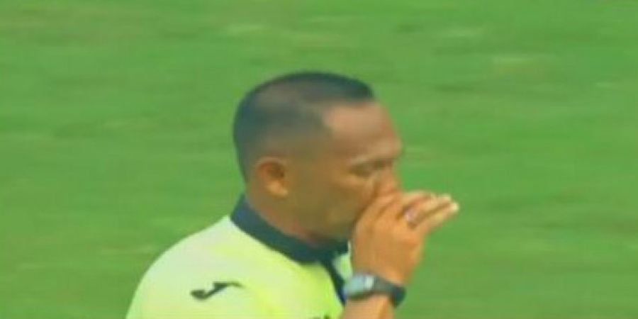 VIDEO - Lakukan Blunder, Wasit Laga Persija Vs Persegres Diduga Alami Amnesia