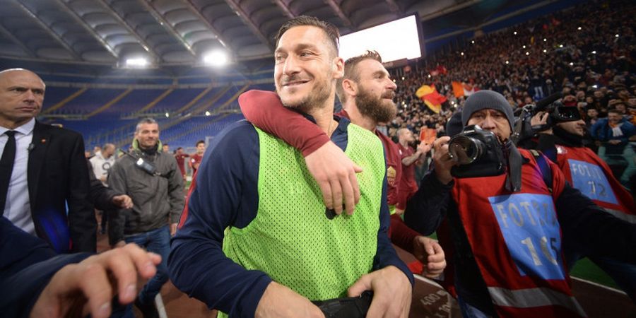 Daniele De Rossi Tampar Lawan, Francesco Totti Beri Pembelaan