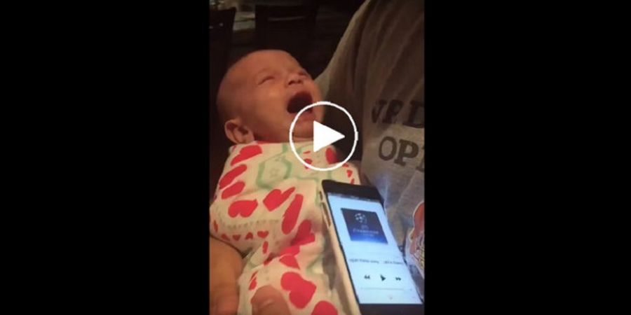 Viral! Video Seorang Bayi Berhenti Menangis Setelah Mendengar Lagu Liga Champions