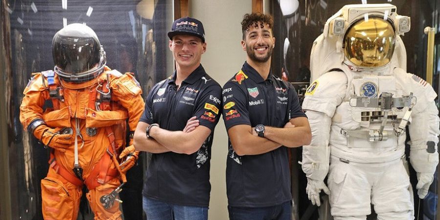 Max Verstappen dan Daniel Ricciardo Alih Profesi Jadi Astronot?