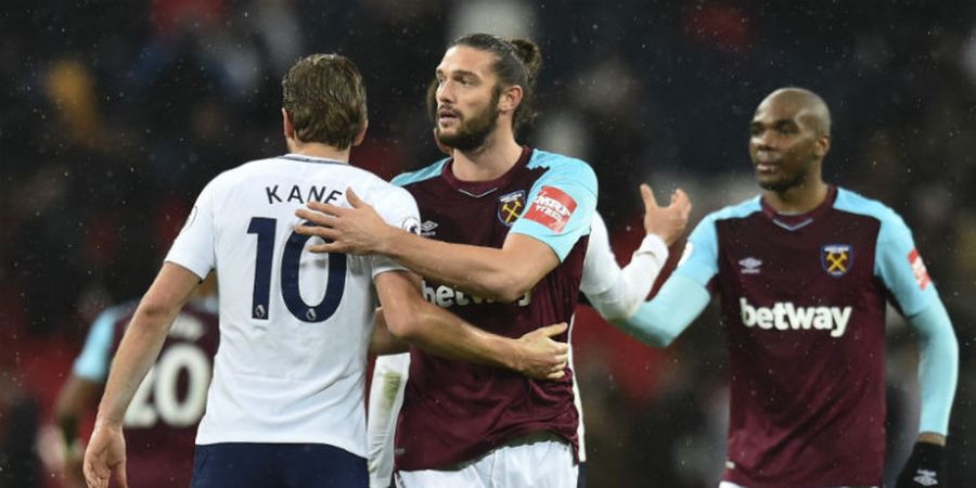 Pelatih West Ham United Tak Tahu Chelsea Incar Andy Carroll