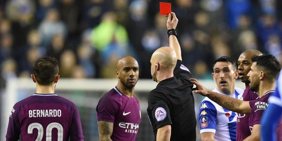 John Stones Tak Anggap Manchester City Kalah karena Kartu Merah Fabian Delph