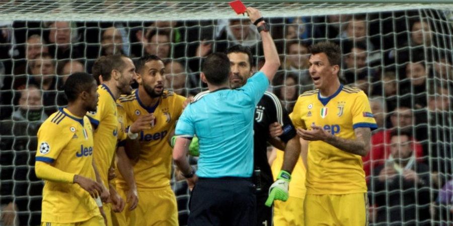 Gianluigi Buffon Dapat Kartu Merah, Kekaguman Netizen Tak Pudar