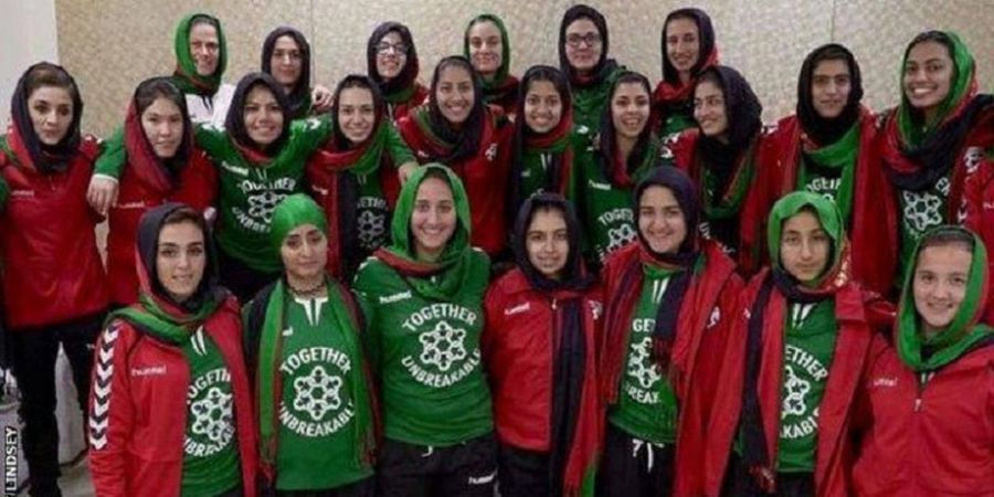 Sepak Bola Wanita Afghanistan - Menggapai Mimpi di Bawah Teror Ludah, Batu, Bom dan Ancaman Kematian