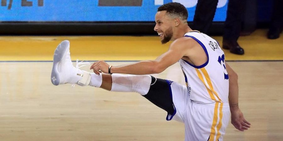 Beruntung! Petinju Asal Inggris Ini Berikan Assist untuk Stephen Curry