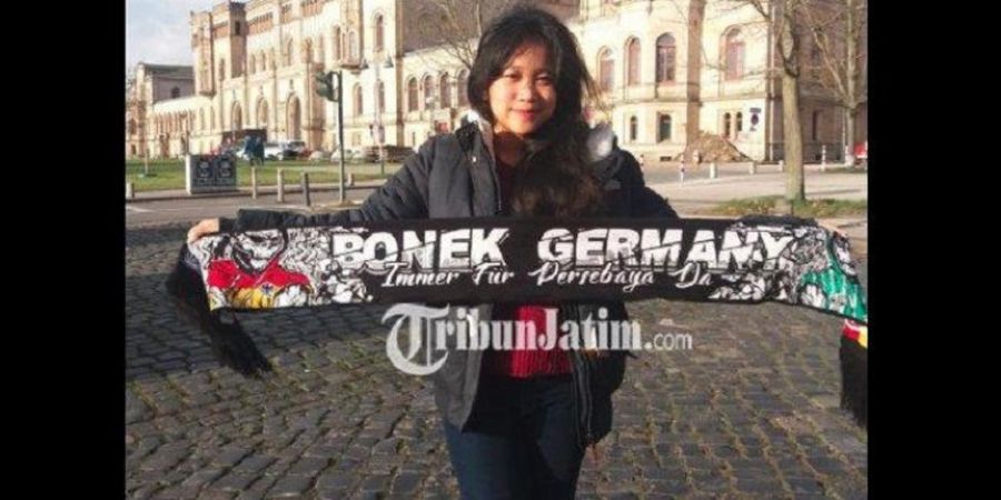 Suka Duka Bonita Jerman Menjadi Pendukung Fanatik Persebaya 